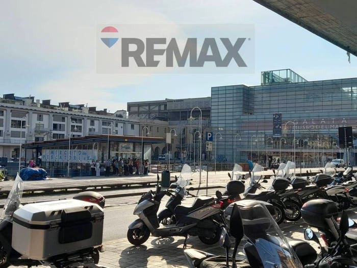 Appartamento con 6 locali in vendita in VIA ANTONIO GRAMSCI, Caricamento, Genova