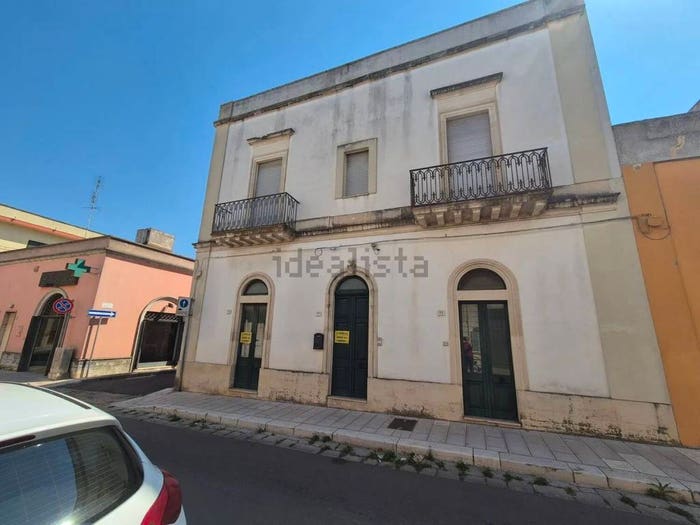 Casa con 6 locali in vendita in Via Roma, Centro, Neviano