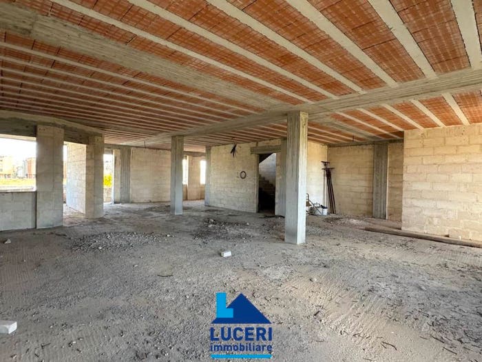 Appartamento con 5 locali in vendita in Via Paolo VI, Aradeo