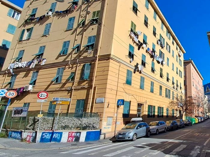 Appartamento trilocale in vendita in Via Faliero Vezzani, Rivarolo, Genova