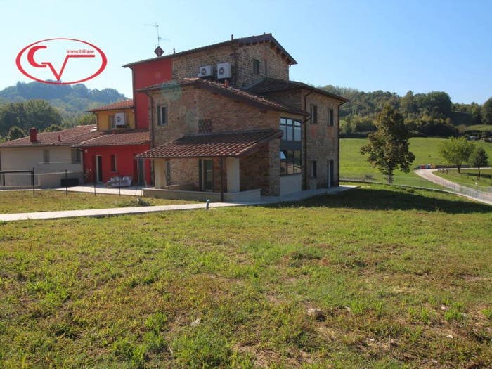 Casa quadrilocale in vendita in Via Aprile, Leccio, Reggello