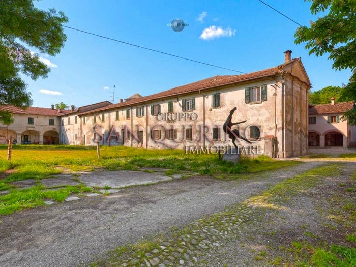 Casa con 6 locali in vendita in STRADA RIVIERA, Novellara