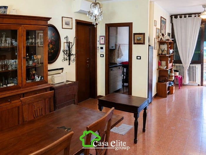 Appartamento trilocale in vendita in Via Vittorio Barzoni, Corvetto, Milano