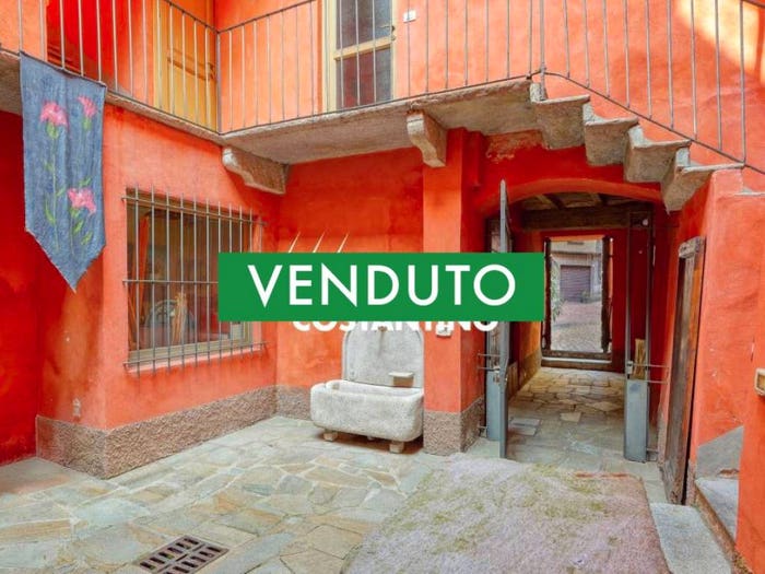 Appartamento bilocale in vendita in Via Felice Cavallotti, Centro, Luino