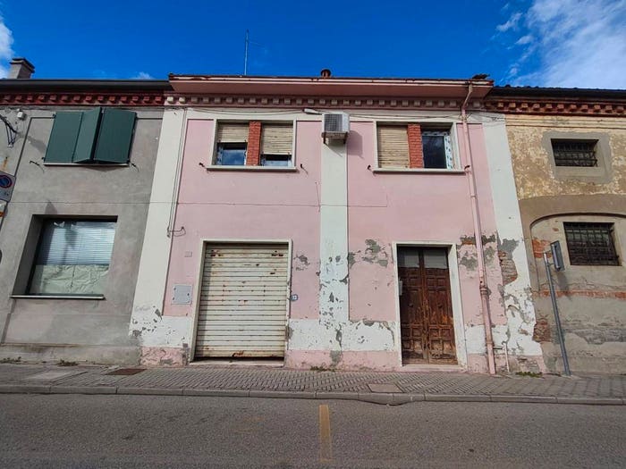 Appartamento quadrilocale in vendita in Via Ugo Bassi, Centro, Portomaggiore