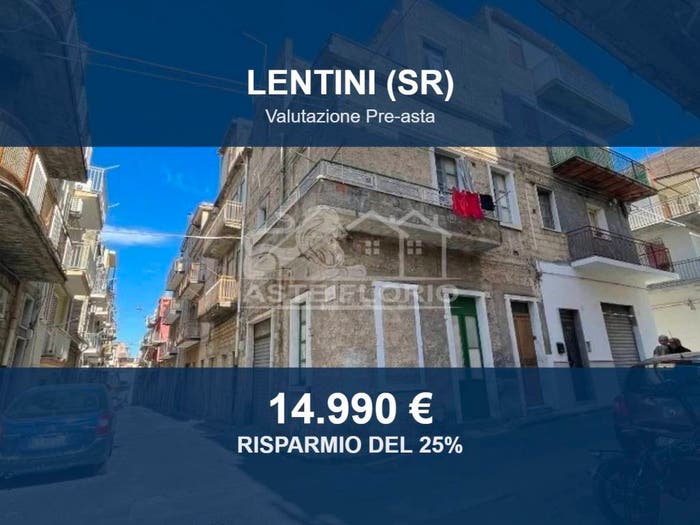 Casa con 6 locali in vendita in Via Rovereto, Lentini