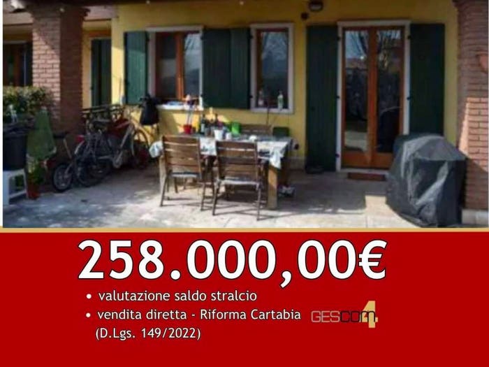 Casa con 6 locali in vendita in via XXV Aprile, Albaré Stazione, Costermano sul Garda