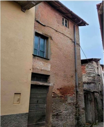 Casa con 5 locali in vendita in Frazione Naggio Vicolo Carate, Codogna Cardano, Grandola ed Uniti