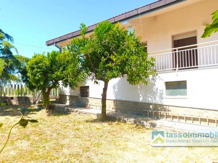 Casa con 6 locali in vendita in Ortona
