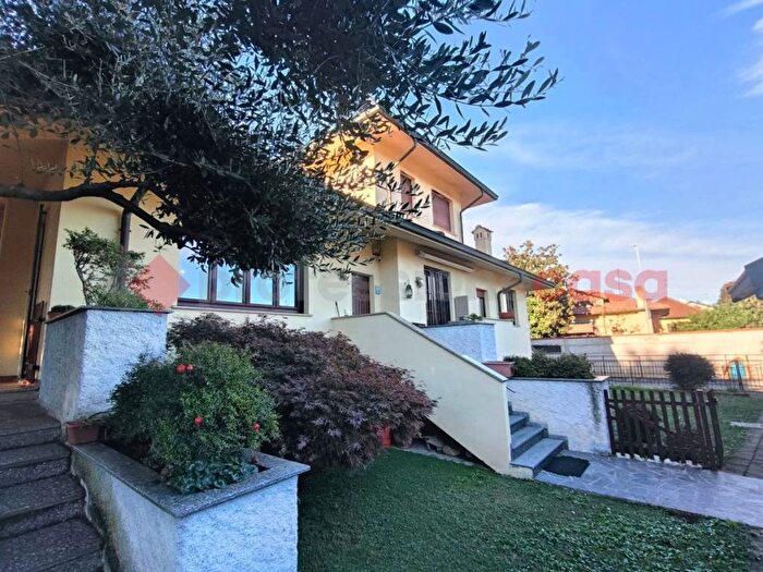 Casa con 5 locali in vendita in via appiani, San Lorenzo, Parabiago