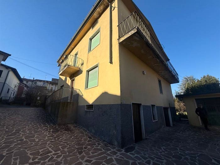 Casa quadrilocale in vendita in Via San Francesco, Cividate al Piano