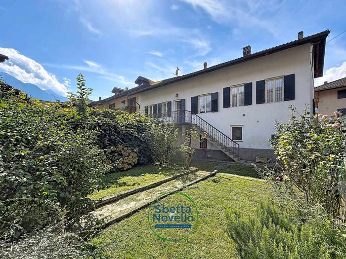 Casa con 6 locali in vendita in Vicolo della Regola, Scurelle