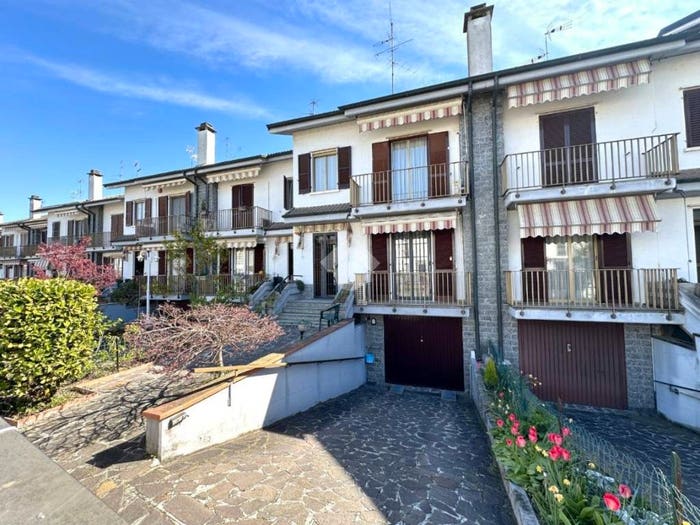 Casa quadrilocale in vendita in Via Carlo Porta, Centro, Paullo
