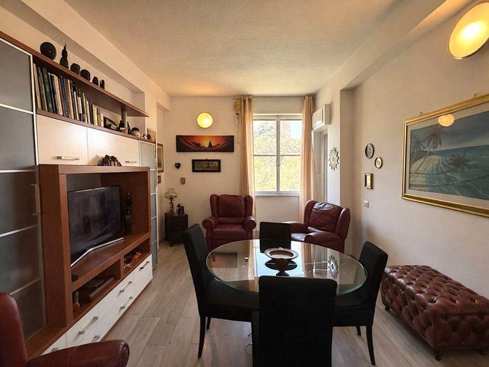 Appartamento con 5 locali in vendita in Via Flavio Gioia, Genneruxi, Cagliari