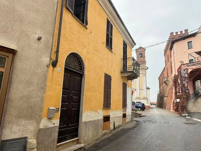 Casa con 6 locali in vendita in Via Roma, Sala Monferrato