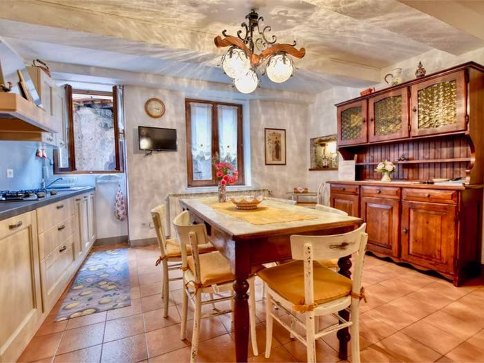 Casa con 5 locali in vendita in Via Cardinale, Osteno Claino, Claino con Osteno