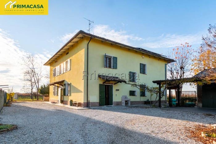 Casa con 6 locali in vendita in Via Fosdondo, Correggio