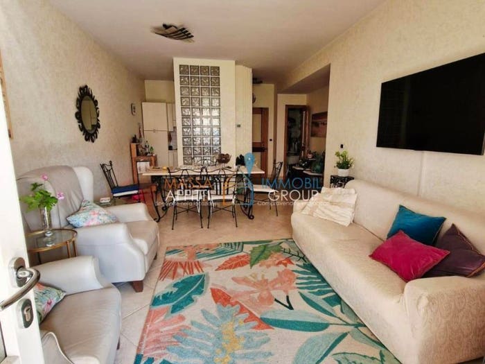 Appartamento quadrilocale in vendita in Via Pisa, Marina di Massa Centro, Massa