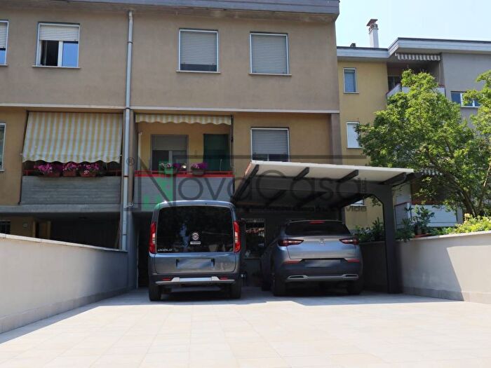 Casa quadrilocale in vendita in Viale Maccaro, Centro, Codogno