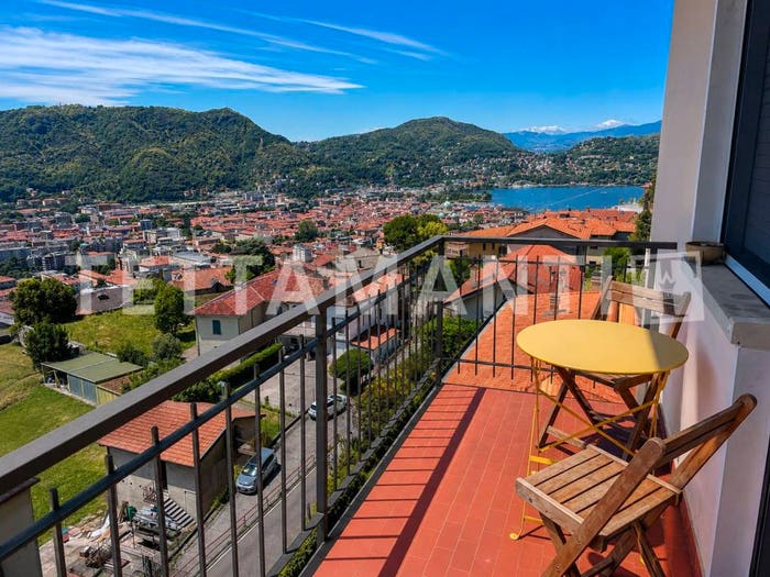 Casa quadrilocale in vendita in Via per Brunate, Garzola, Como