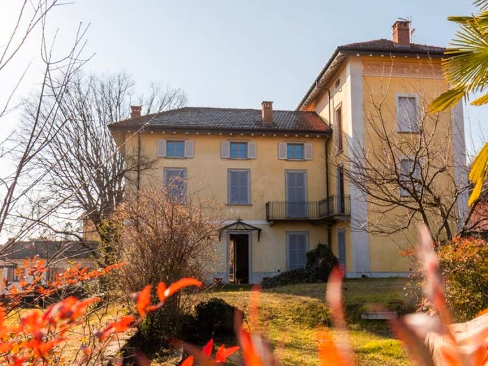 Casa con 6 locali in vendita in Via Giacomo Matteotti, Mercallo