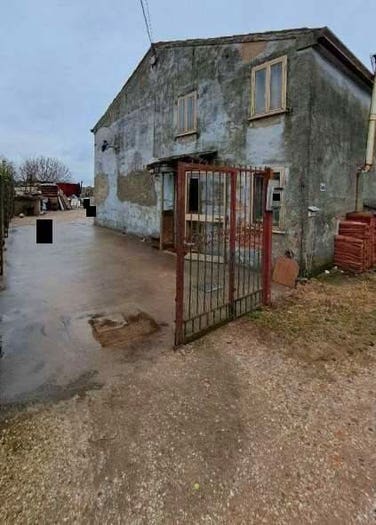 Casa trilocale in vendita in Via Perarolo, Centro, Merlara