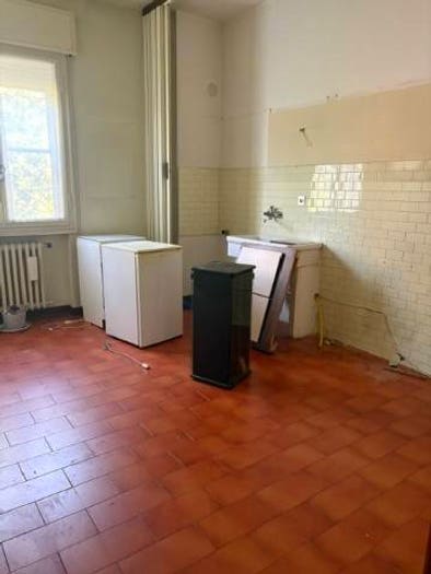 Casa con 6 locali in vendita in Via Nizza, Vicoli Redentore, Ravenna