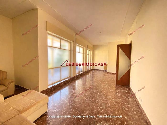 Appartamento con 5 locali in vendita in Piazza F Caracciolo, Centro, Capo d'Orlando