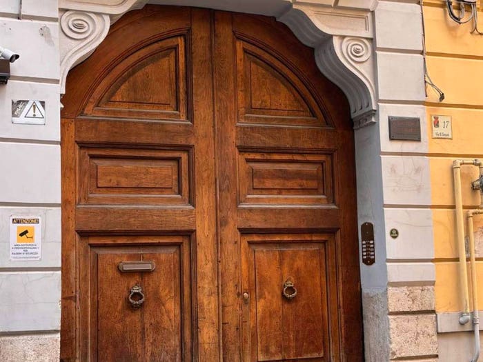 Appartamento con 6 locali in vendita in via Bernardo Tanucci, Centro Storico Corso Trieste, Caserta