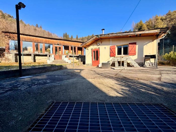 Casa con 6 locali in vendita in Via Sotto Ne', Centro, Clusone