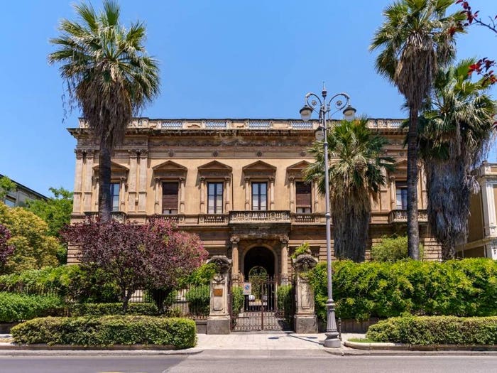 Appartamento con 6 locali in vendita in Viale Regina Margherita, Borgo, Catania