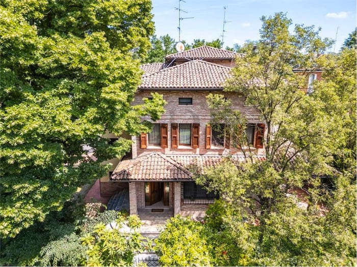 Casa con 6 locali in vendita in Crocetta, Modena