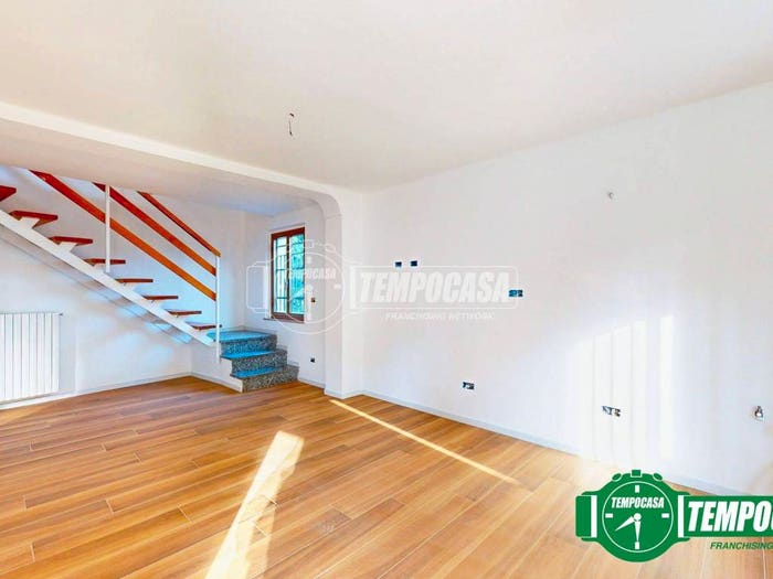 Casa bilocale in vendita in Via Italia, Monte, Valenza
