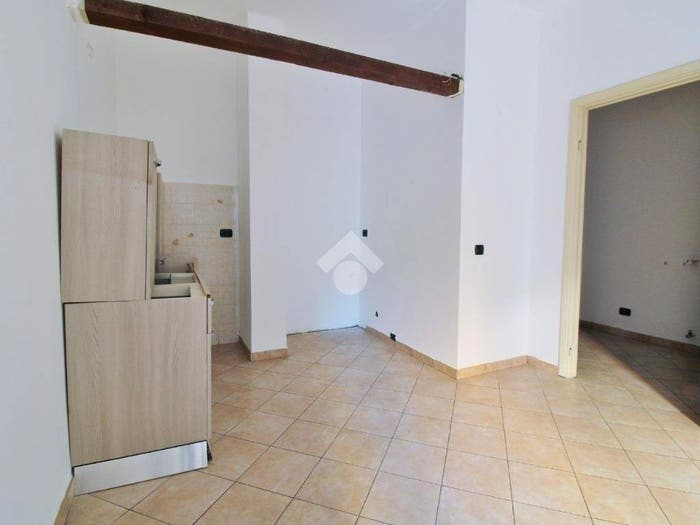 Appartamento bilocale in vendita in Largo Lorenzo Perosi, Centro Storico, Voghera