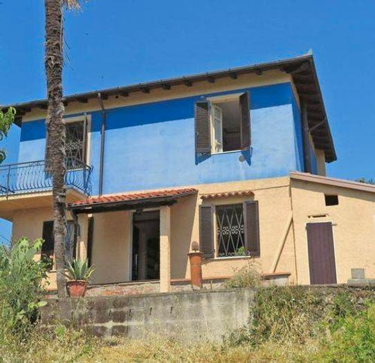 Casa con 6 locali in vendita in Località Castiglione, Bagnone