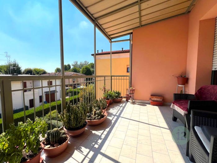 Appartamento quadrilocale in vendita in Via Statale Sud, Centro, Mirandola