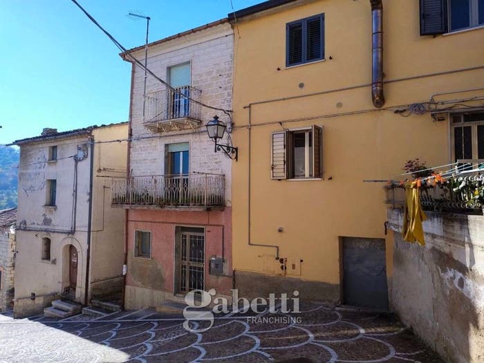 Casa con 6 locali in vendita in Via San Pietro, Mirabello Sannitico