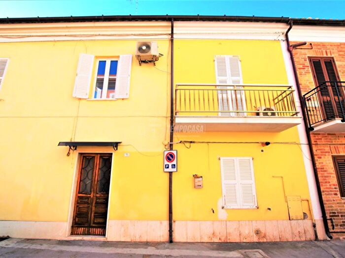 Casa quadrilocale in vendita in Via Colombo, Porto San Giorgio