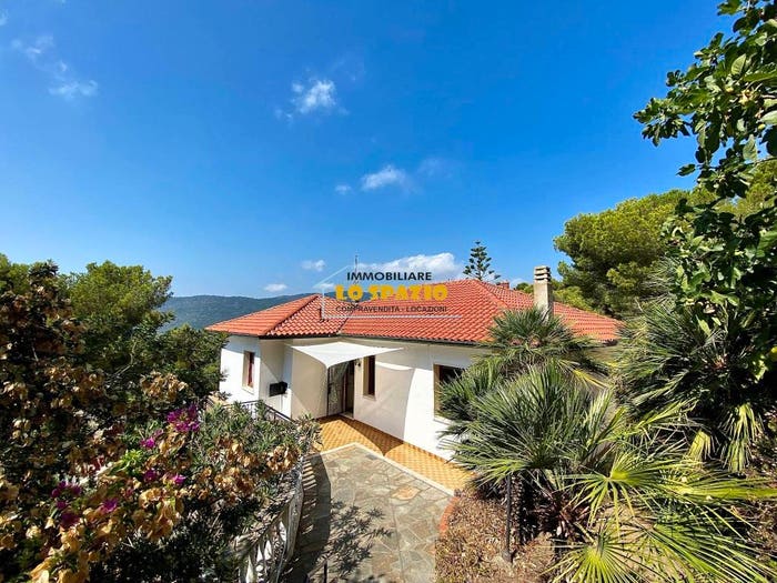 Appartamento quadrilocale in vendita in Via Soprana, Marina Di Andora, Andora