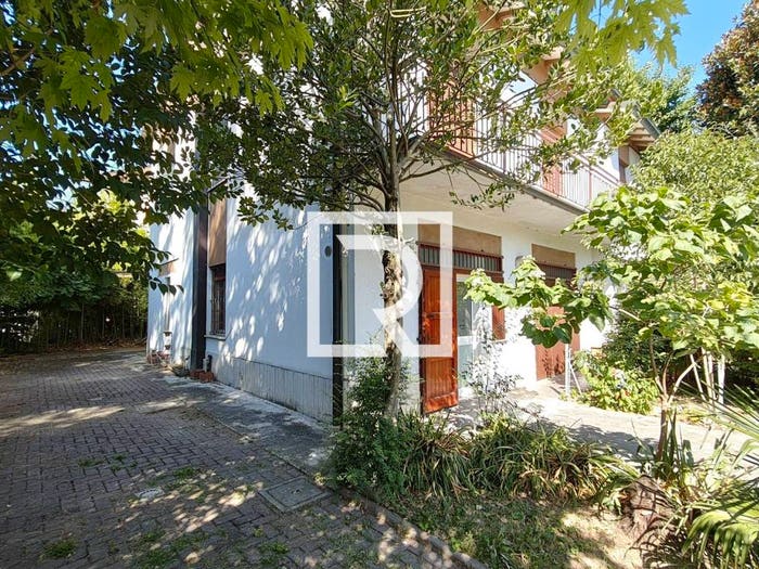 Casa con 6 locali in vendita in Via Ifigenia Gervasi, Parco Urbano Piscina, Forlì