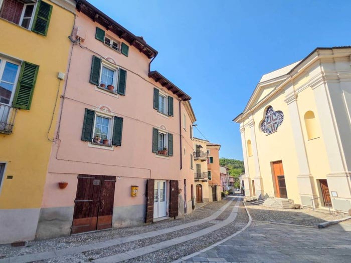 Casa con 5 locali in vendita in Via Marzo, Centro, Garbagna