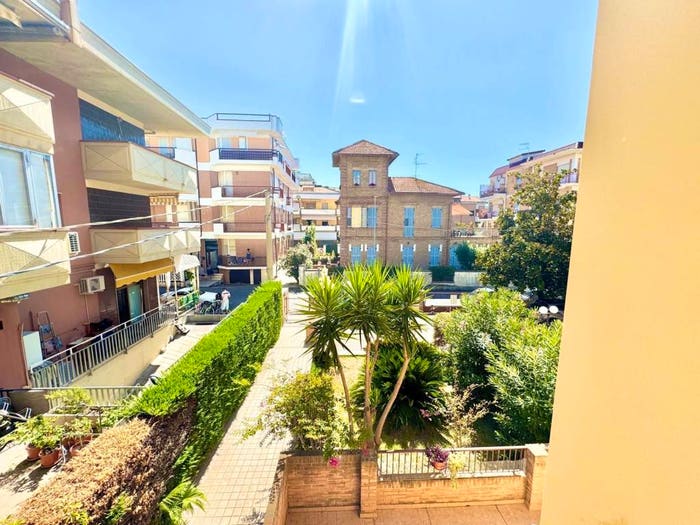 Appartamento trilocale in vendita in Via Abruzzo, Lungomare Marconi, Alba Adriatica