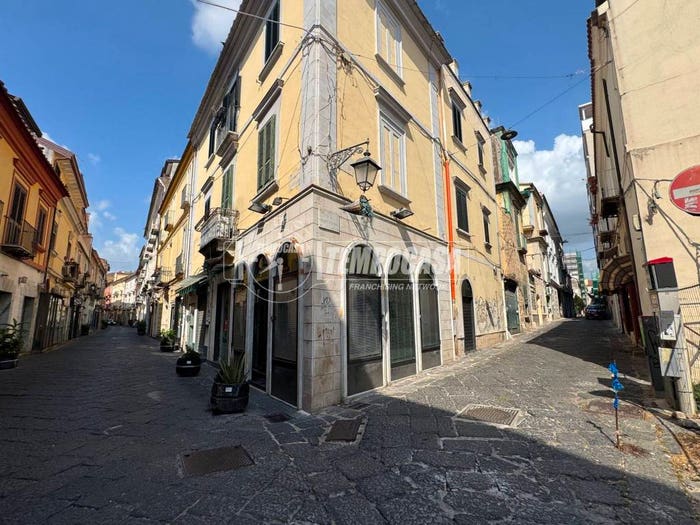 Appartamento bilocale in vendita in Via San Giovanni, Centro Storico Corso Trieste, Caserta