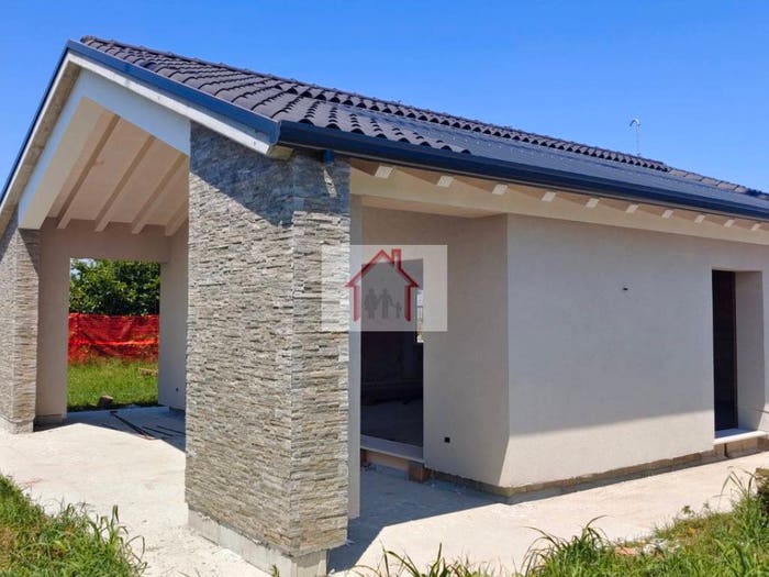 Casa con 5 locali in vendita in Via Nogariole, Giavera del Montello