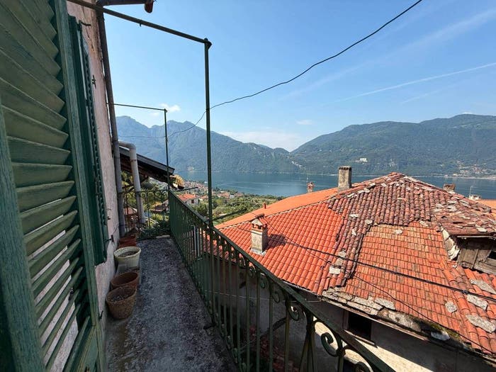 Casa con 6 locali in vendita in Via Contrada Gaddi, Crebbio, Abbadia Lariana