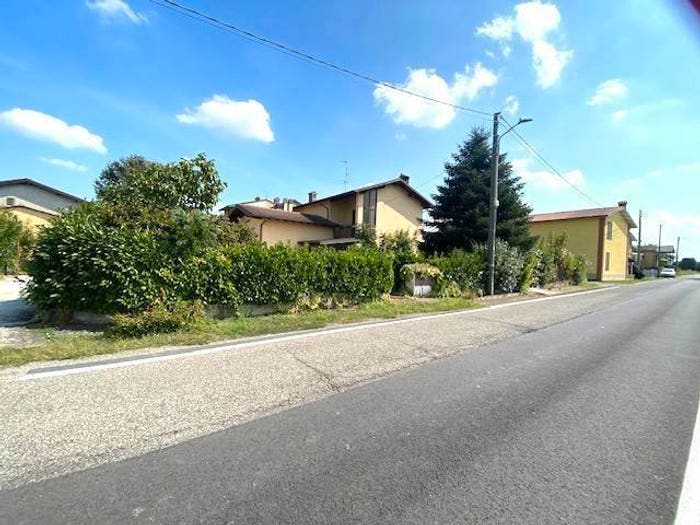 Casa con 6 locali in vendita in VERRUA PO VIA SUPPELLONE, Centro, Verrua Po