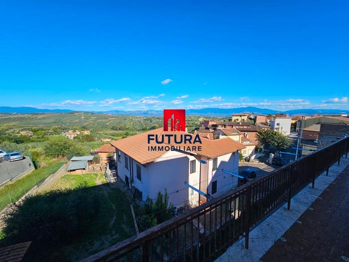 Appartamento con 6 locali in vendita in Via Bruno Buozzi, Capena