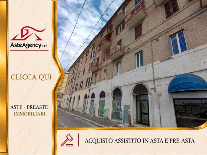 Appartamento trilocale in vendita in Via Ventinove Settembre, Capodimonte, Ancona