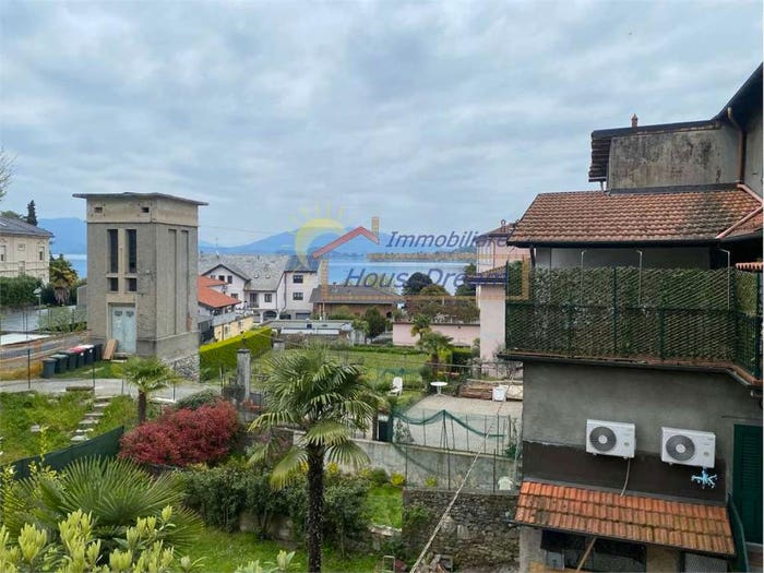 Casa con 6 locali in vendita in Centro, Meina
