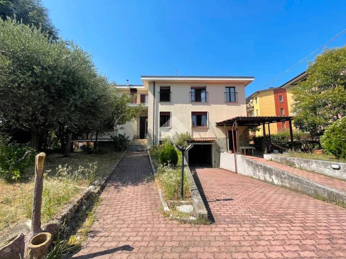 Casa con 6 locali in vendita in Via Giuseppe Garibaldi, Paderno d'Adda